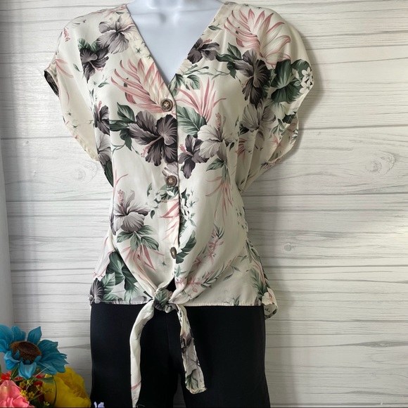 Sienna Sky Tops - Sienna Sky-Blouse for women.